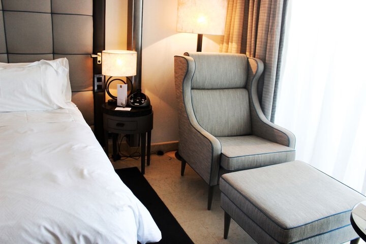 Room 14 of 200