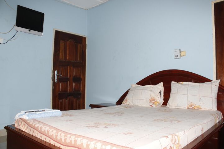 Room 6 of 49