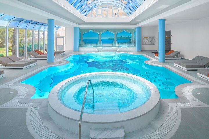 Pool 45 of 111