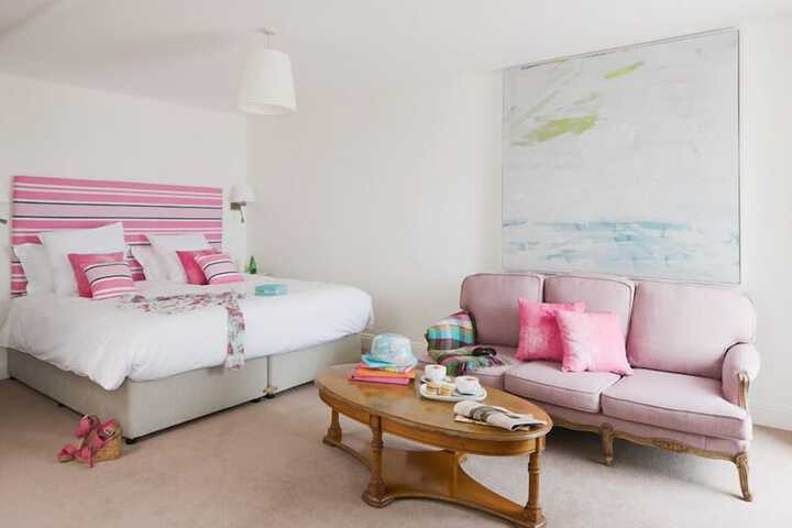 Room 8 of 27