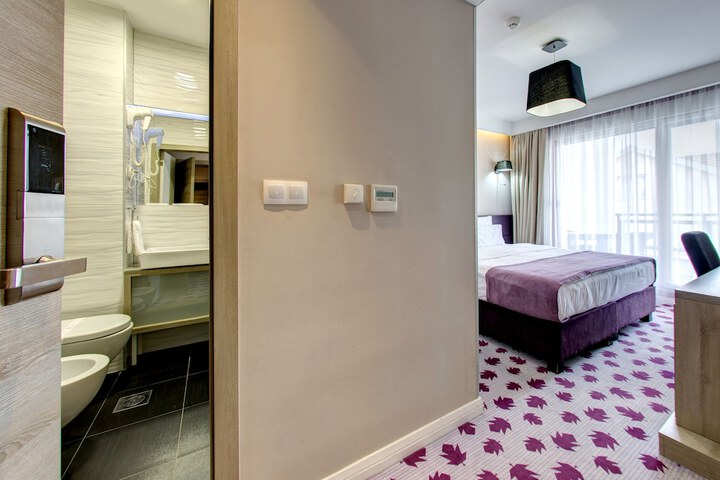 Room 55 of 136
