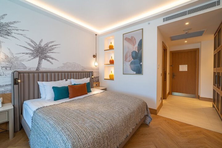 Room 52 of 251