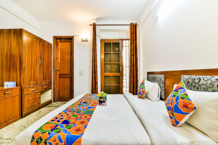 Room 4 of 13