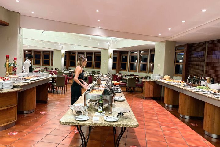 Dining 34 of 40