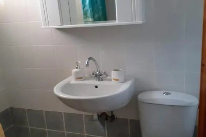 Room 6 of 11