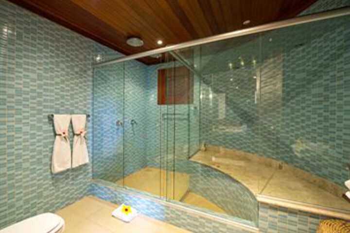 Room 4 of 52