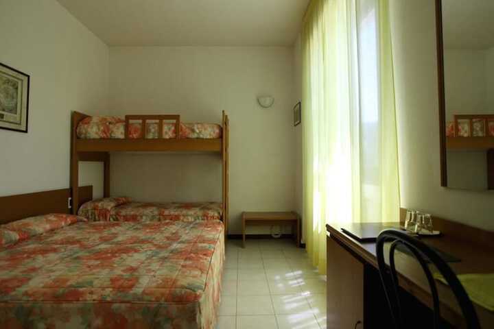 Room 14 of 48