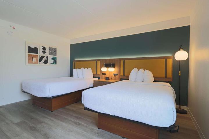 2 Double Beds (2 of 3)