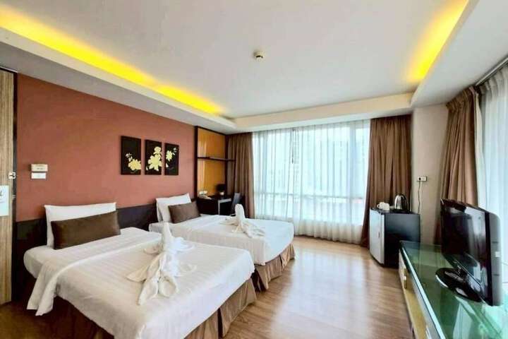 Room 10 of 52