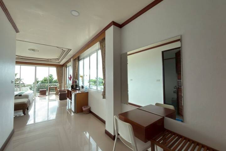 Room 17 of 202
