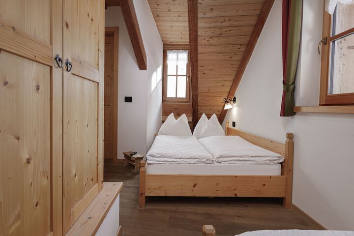 Room 10 of 35