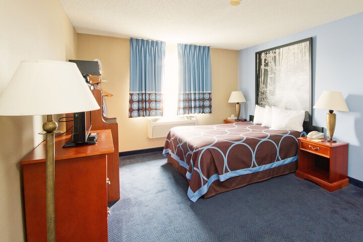 Room 9 of 36