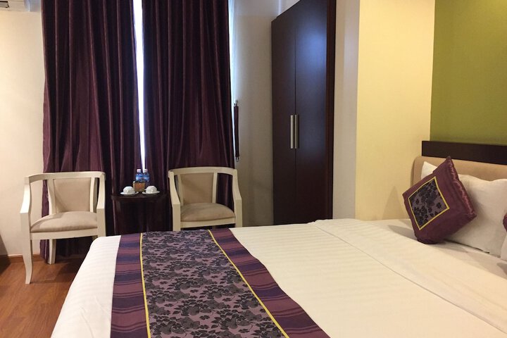 Room 4 of 35