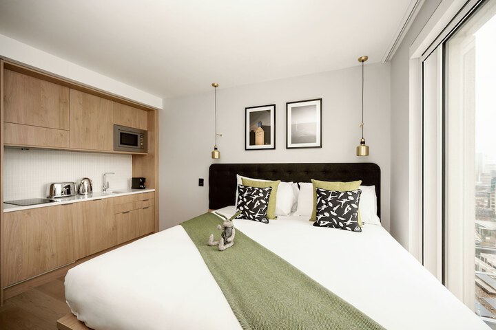 Room 43 of 82
