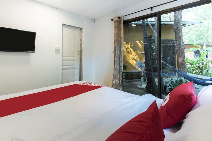 Room 13 of 31