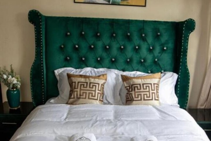 Room 27 of 62