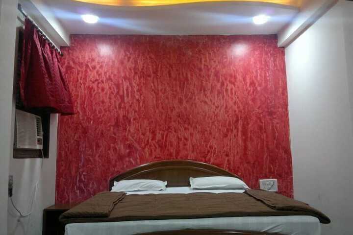 Room 17 of 24
