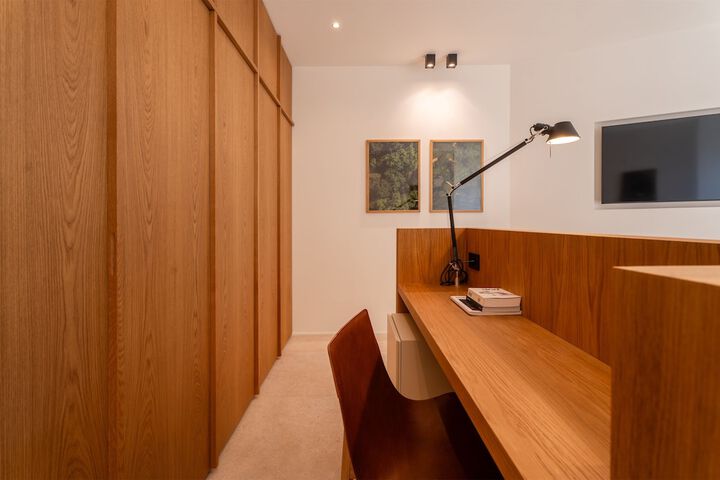 Room 70 of 244