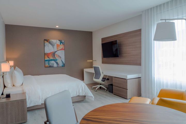 Room 17 of 80