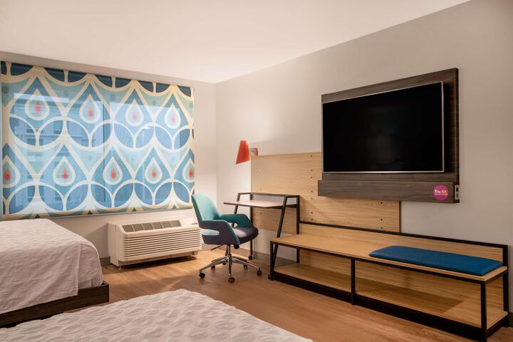 2 Queen Beds (9 of 13)