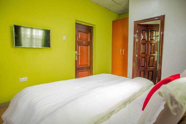 Room 16 of 16