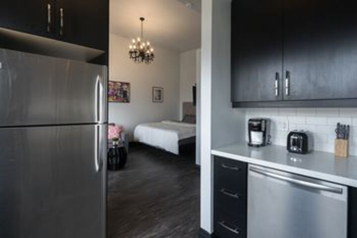 Room 11 of 18