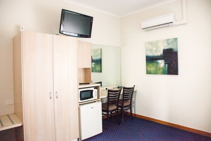 Room 15 of 37