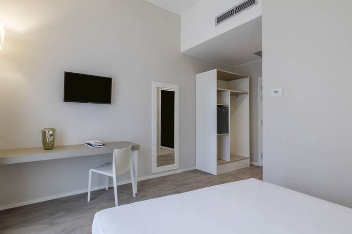 Room 21 of 128