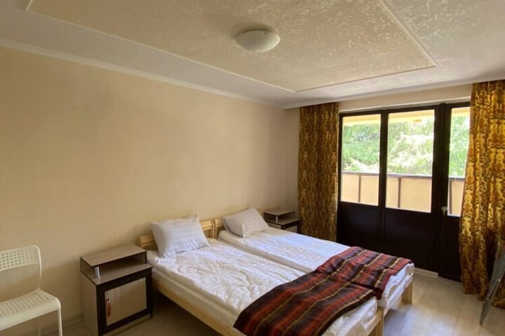 Room 4 of 61