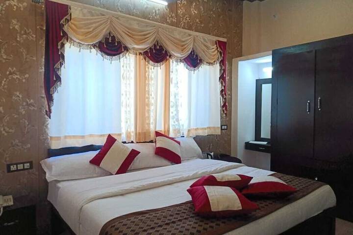 Room 3 of 12