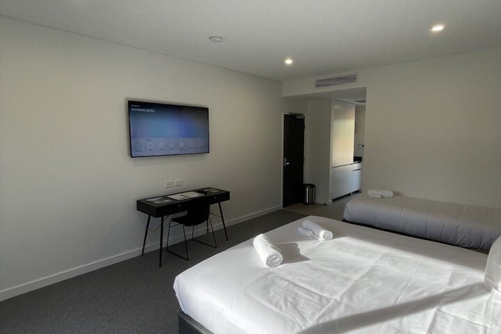 Room 25 of 36