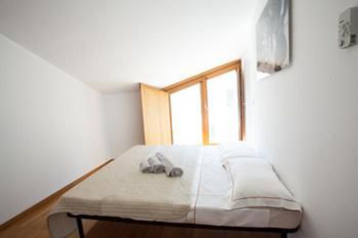 Room 18 of 46