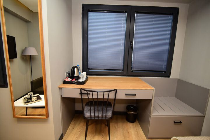 Room 12 of 22
