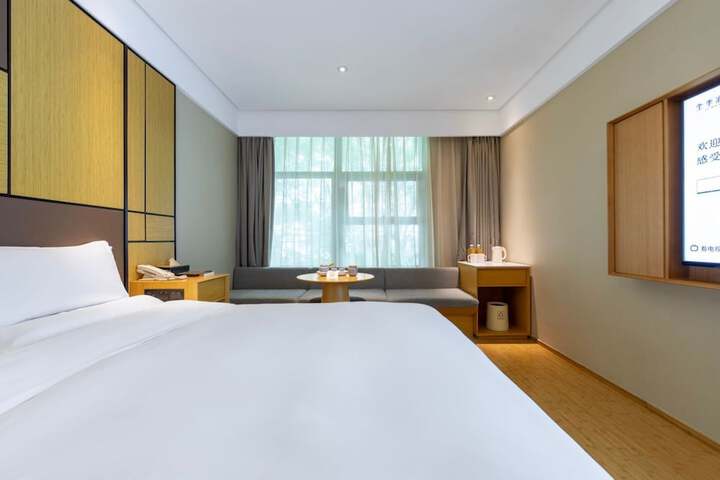 Room 25 of 51