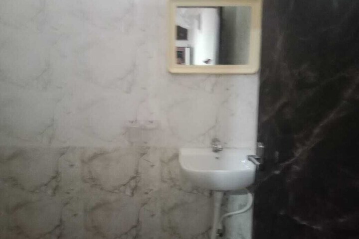 Room 14 of 16