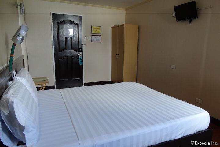 Room 10 of 36