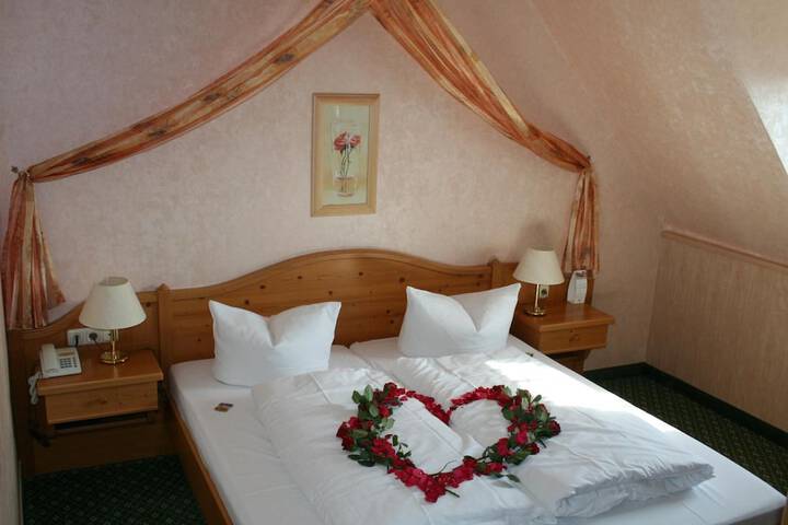 Room 8 of 39