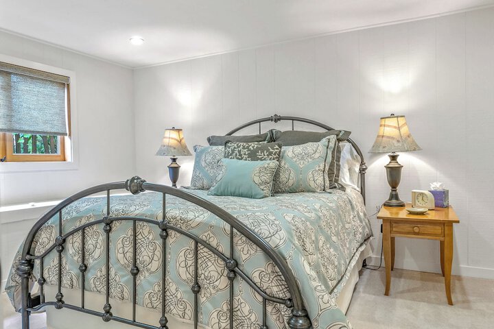 Room 4 of 28