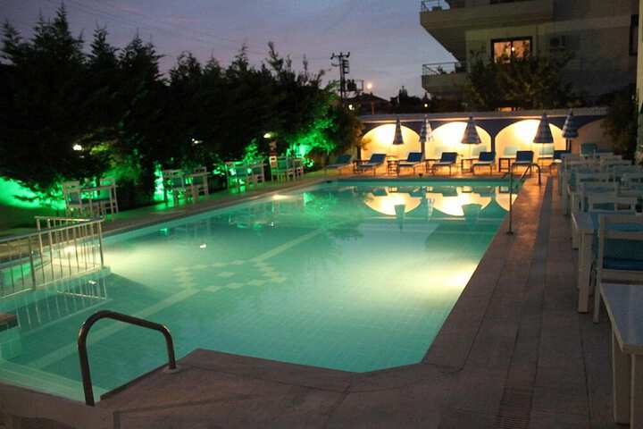 Pool 23 of 51
