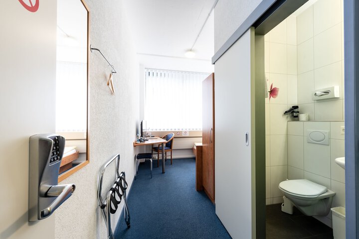 Room 13 of 54