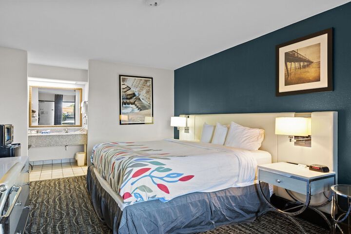 Room 12 of 63