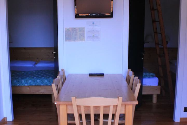 Room 6 of 32