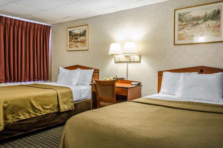 2 Double Beds (3 of 5)