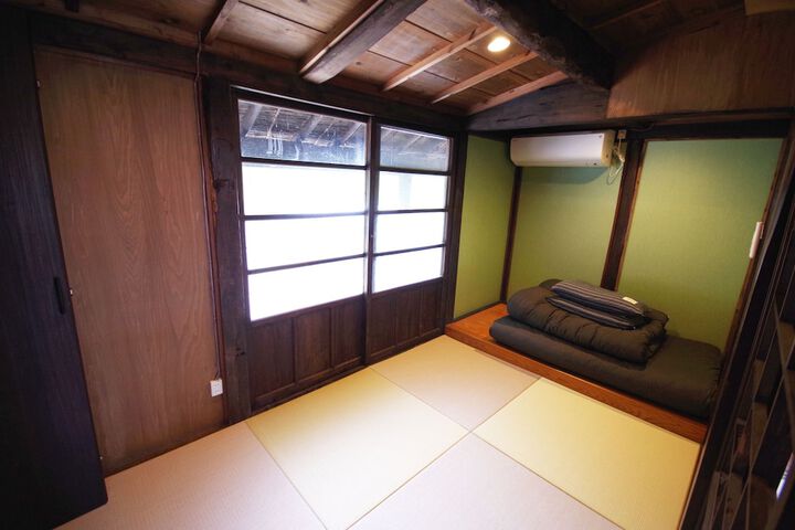 Room 3 of 12