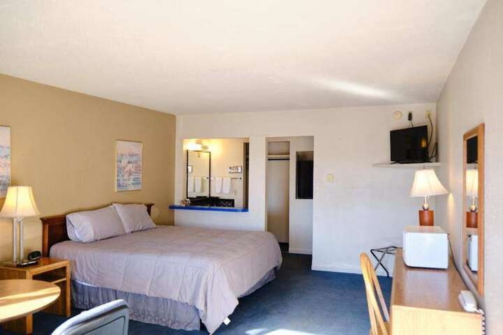 Room 13 of 37