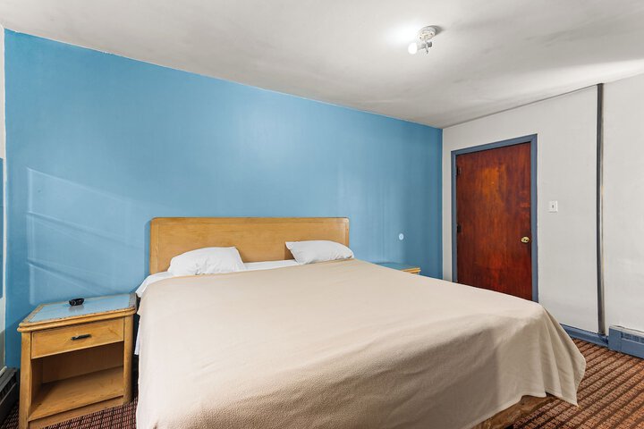 Room 5 of 7