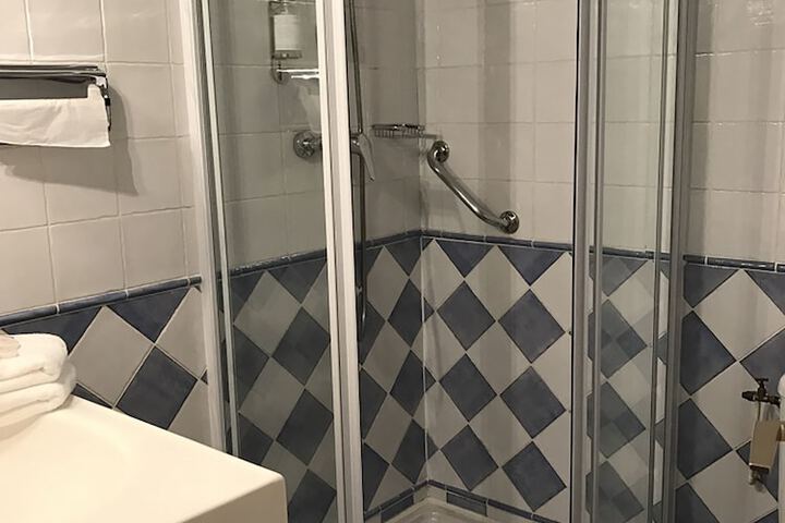 Room 60 of 94