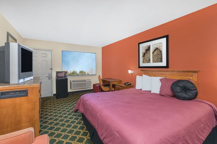 Room 113 of 128