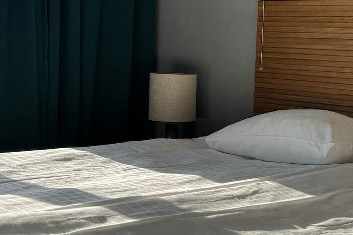 Room 12 of 37