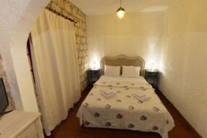 Room 58 of 82
